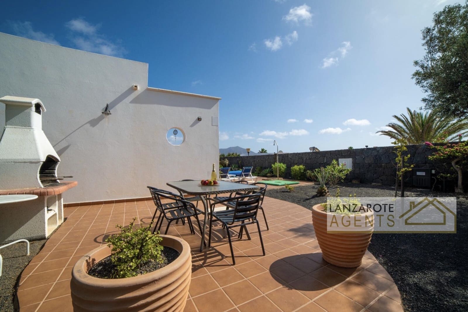3 makuuhuone Huvila myytävänä paikassa Playa Blanca mukana uima-altaan - 499 000 € (Ref: 9298868)