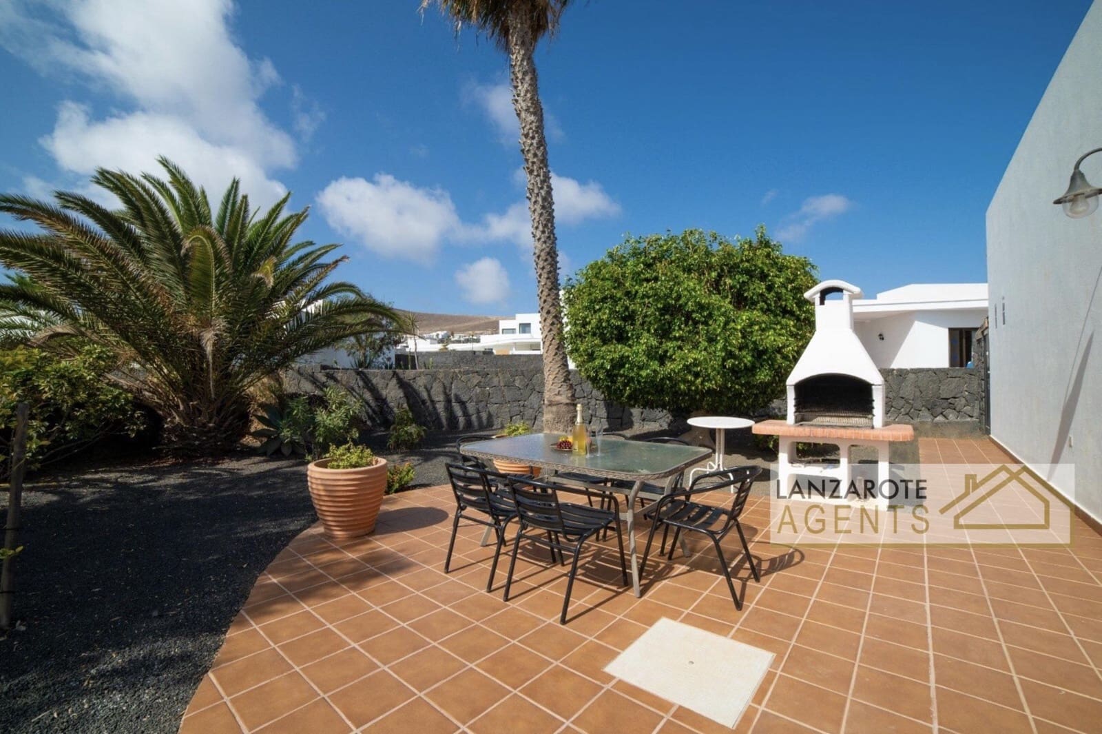 3 makuuhuone Huvila myytävänä paikassa Playa Blanca mukana uima-altaan - 499 000 € (Ref: 9298868)
