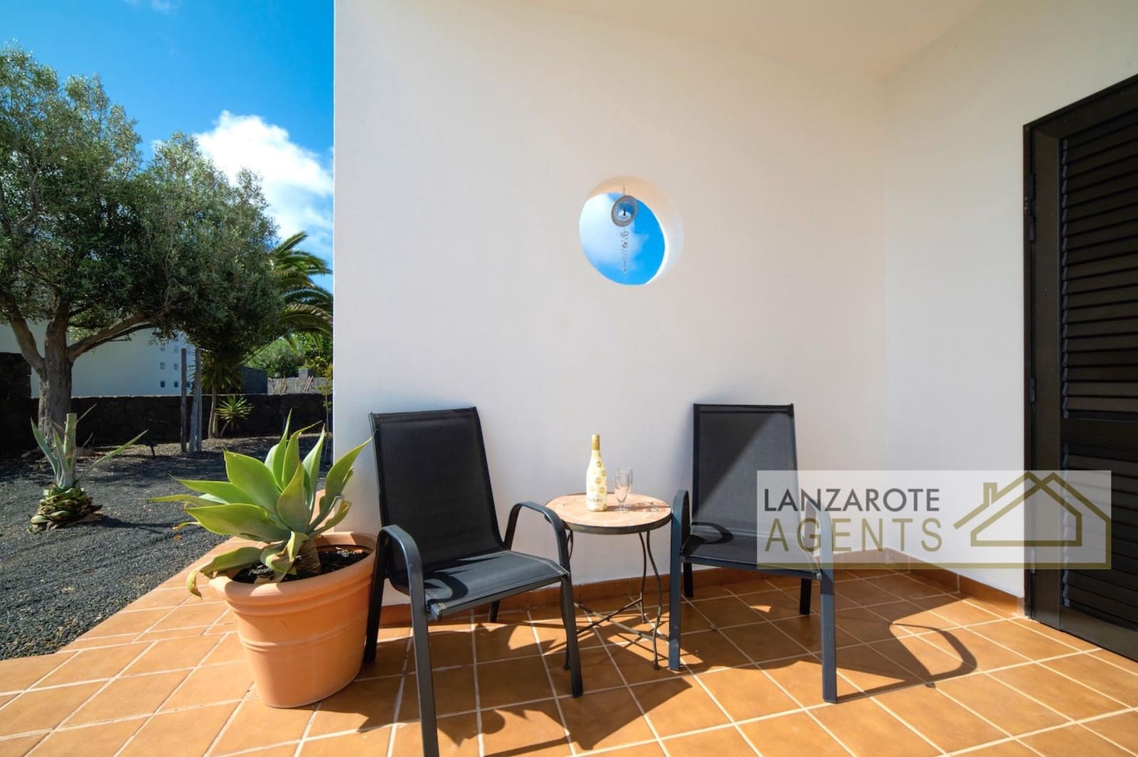 3 makuuhuone Huvila myytävänä paikassa Playa Blanca mukana uima-altaan - 499 000 € (Ref: 9298868)