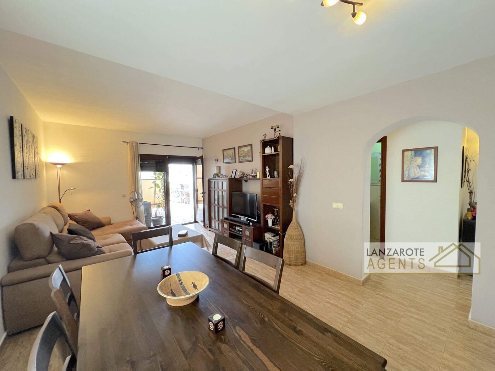 2 soverom Villa til salgs i Playa Blanca med garasje - € 325 000 (Ref: 9319884)