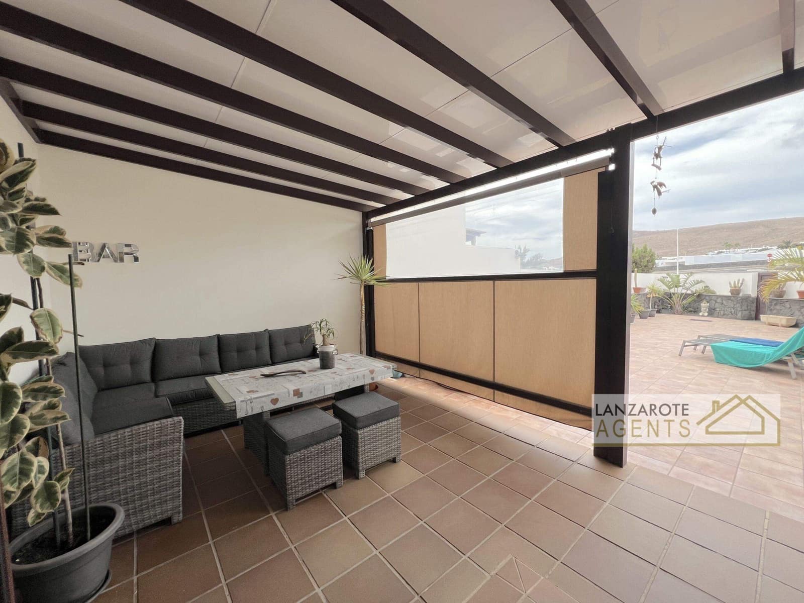 2 soverom Villa til salgs i Playa Blanca med garasje - € 325 000 (Ref: 9319884)