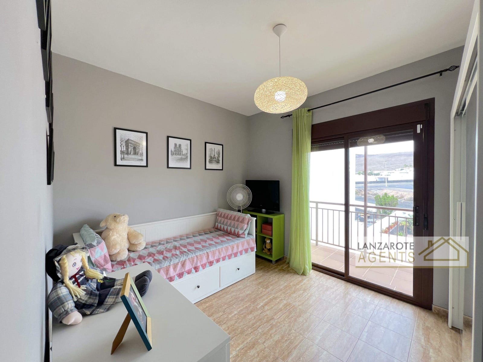 2 soverom Villa til salgs i Playa Blanca med garasje - € 325 000 (Ref: 9319884)