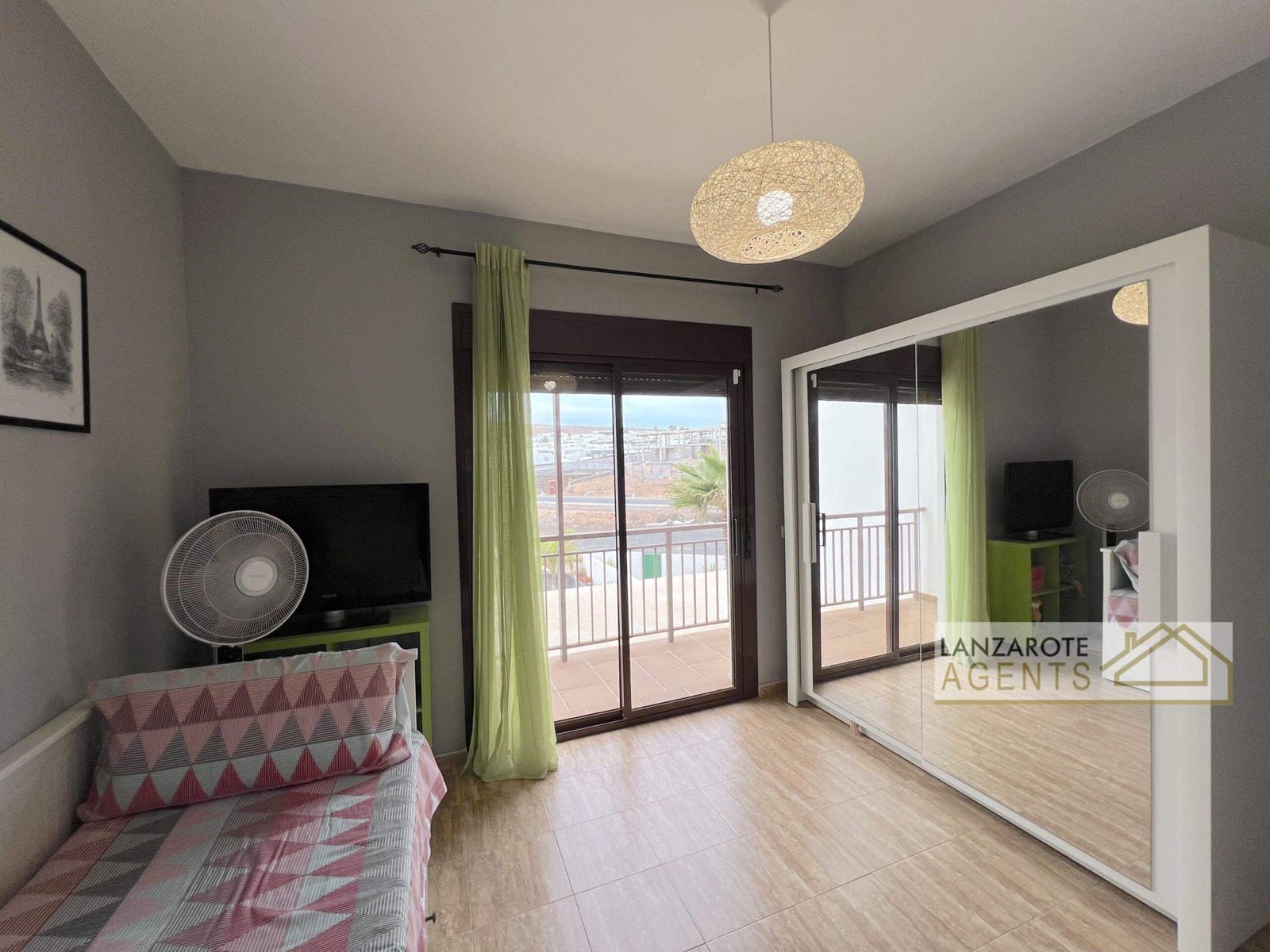 2 soverom Villa til salgs i Playa Blanca med garasje - € 325 000 (Ref: 9319884)