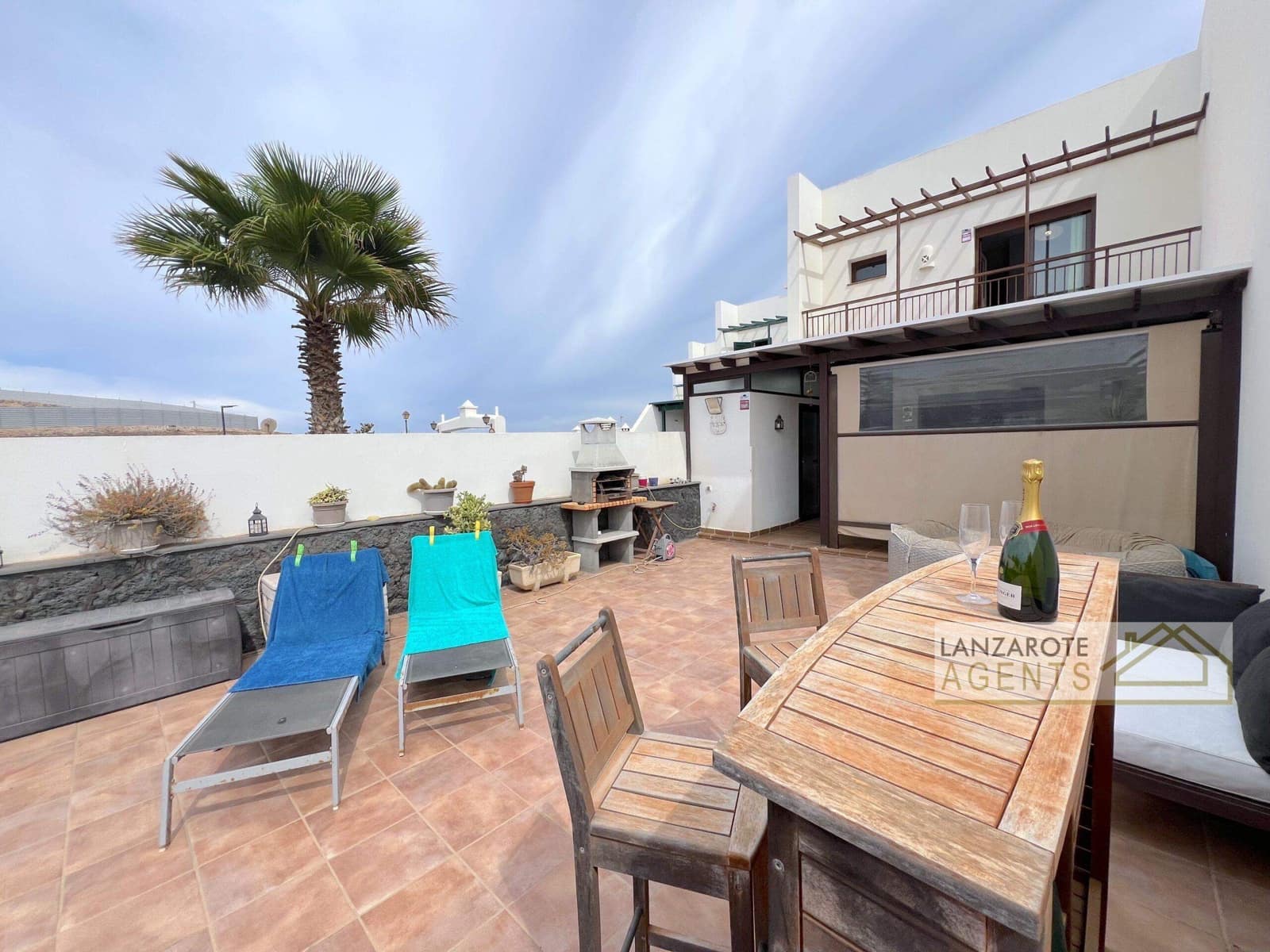2 soverom Villa til salgs i Playa Blanca med garasje - € 325 000 (Ref: 9319884)