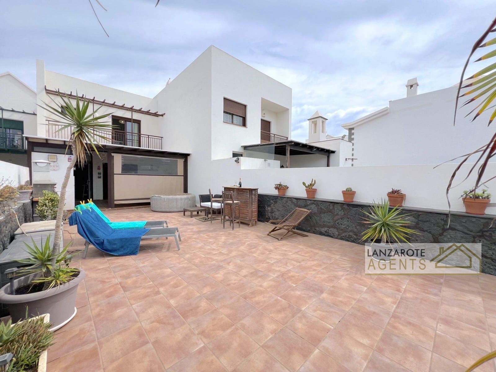 2 soverom Villa til salgs i Playa Blanca med garasje - € 325 000 (Ref: 9319884)