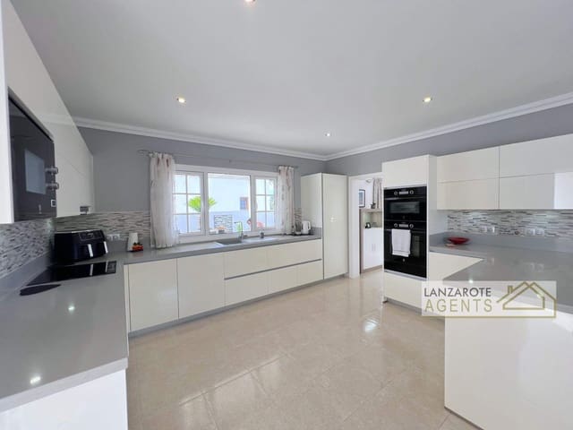 4 makuuhuone Huvila myytävänä paikassa Yaiza mukana uima-altaan - 565 000 € (Ref: 9322338)