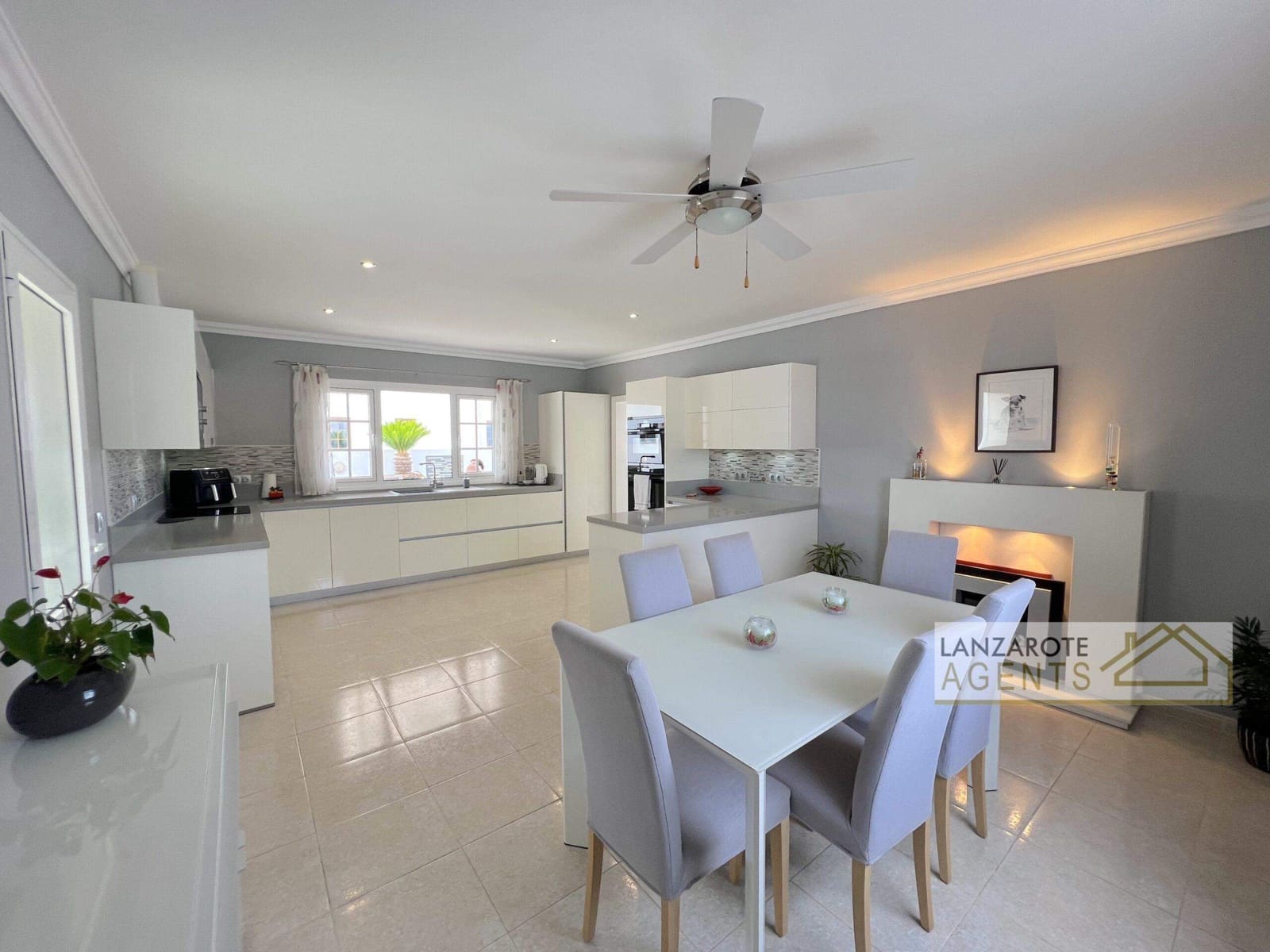 4 makuuhuone Huvila myytävänä paikassa Yaiza mukana uima-altaan - 565 000 € (Ref: 9322338)