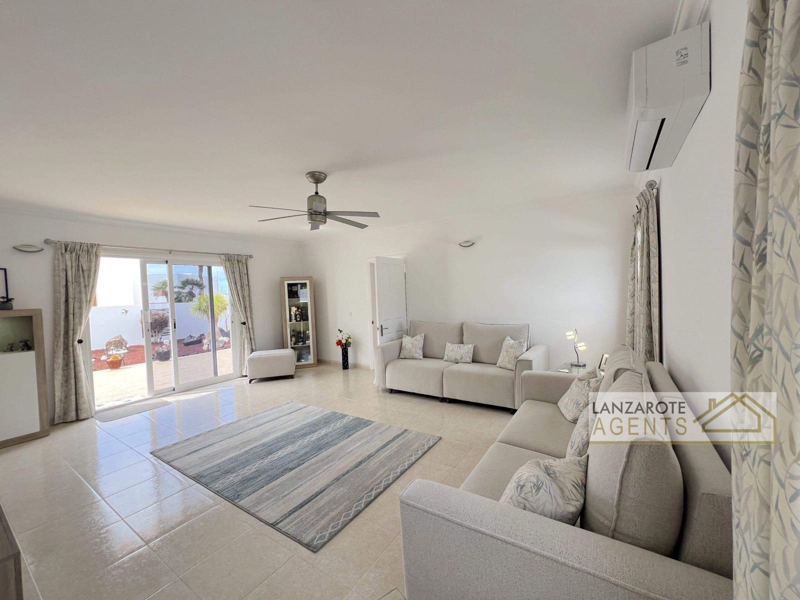 4 makuuhuone Huvila myytävänä paikassa Yaiza mukana uima-altaan - 565 000 € (Ref: 9322338)