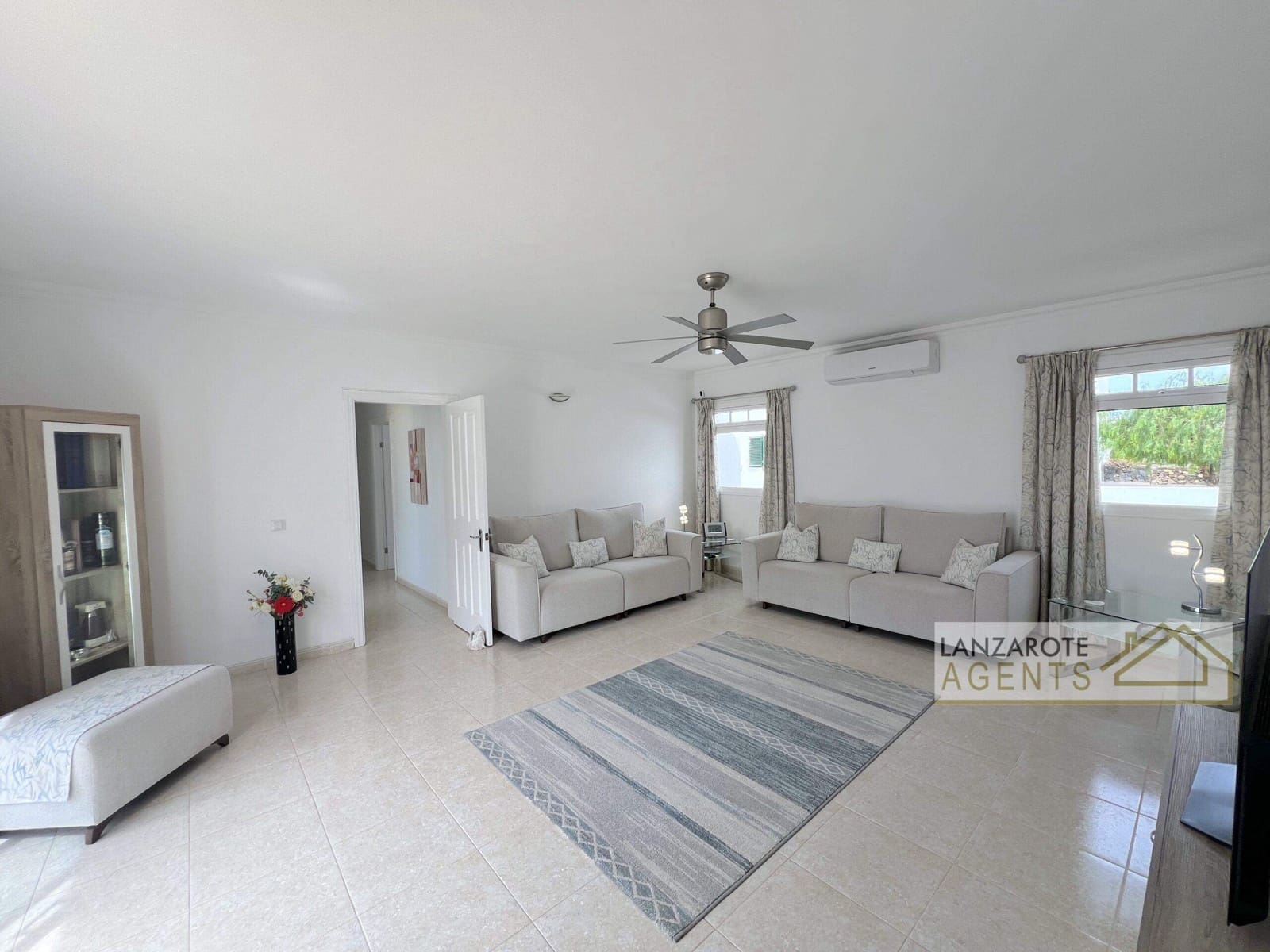 4 makuuhuone Huvila myytävänä paikassa Yaiza mukana uima-altaan - 565 000 € (Ref: 9322338)