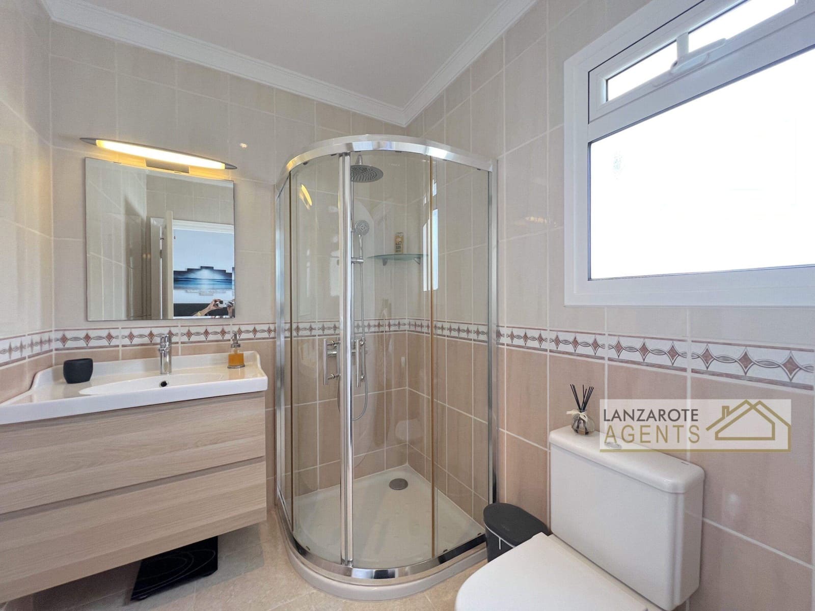 4 makuuhuone Huvila myytävänä paikassa Yaiza mukana uima-altaan - 565 000 € (Ref: 9322338)