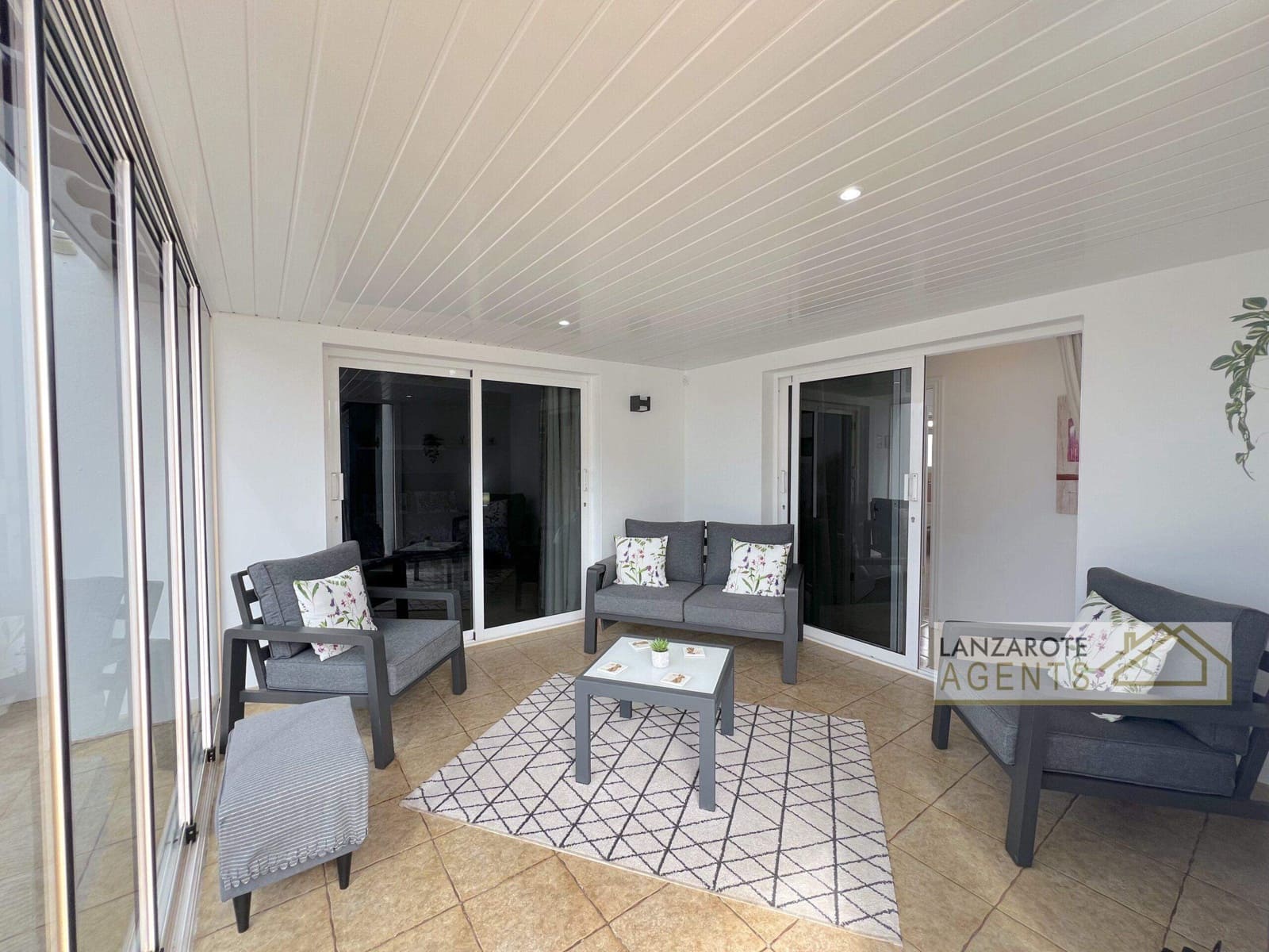 4 makuuhuone Huvila myytävänä paikassa Yaiza mukana uima-altaan - 565 000 € (Ref: 9322338)