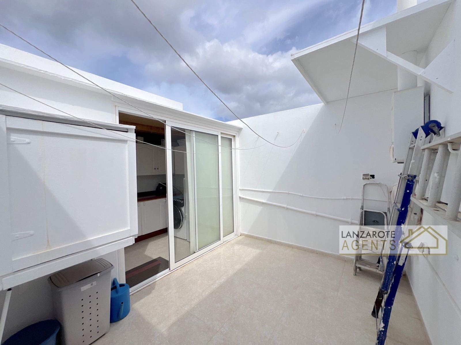 4 makuuhuone Huvila myytävänä paikassa Yaiza mukana uima-altaan - 565 000 € (Ref: 9322338)