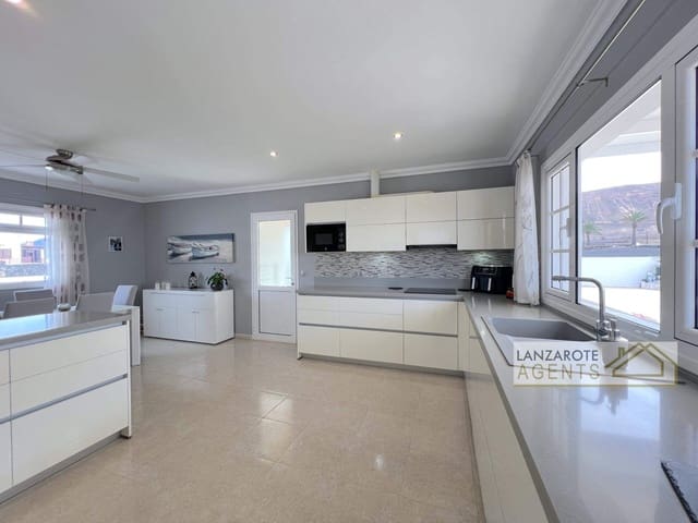 4 makuuhuone Huvila myytävänä paikassa Yaiza mukana uima-altaan - 565 000 € (Ref: 9322338)