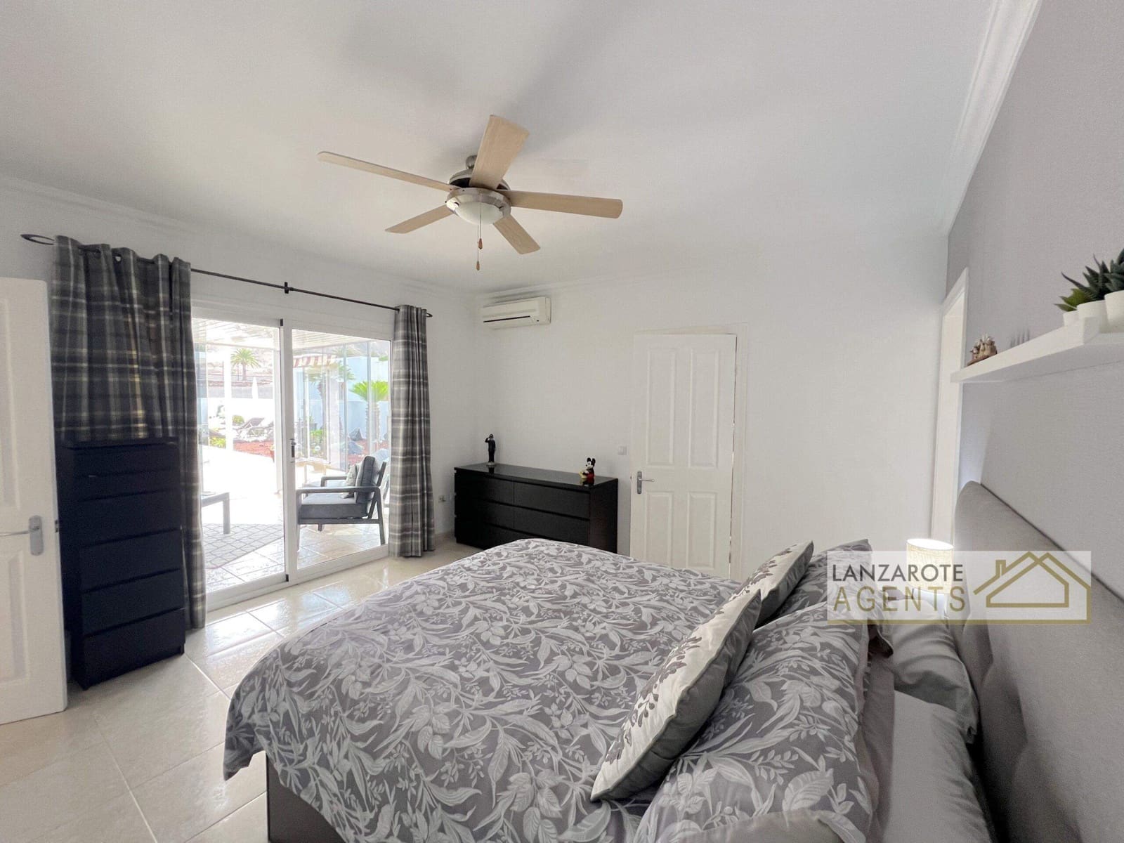 4 makuuhuone Huvila myytävänä paikassa Yaiza mukana uima-altaan - 565 000 € (Ref: 9322338)