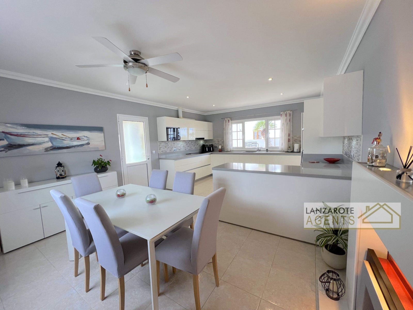 4 bedroom Villa for sale in Yaiza with pool - € 550,000 (Ref: 9322338)