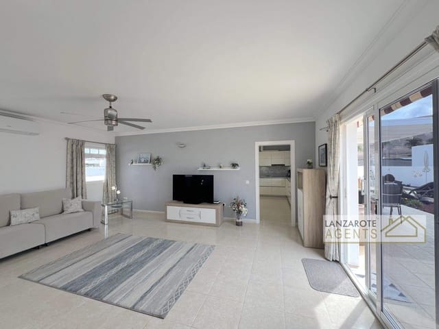 4 Zimmer Villa zu verkaufen in Yaiza mit Pool - 550.000 € (Ref: 9322338)
