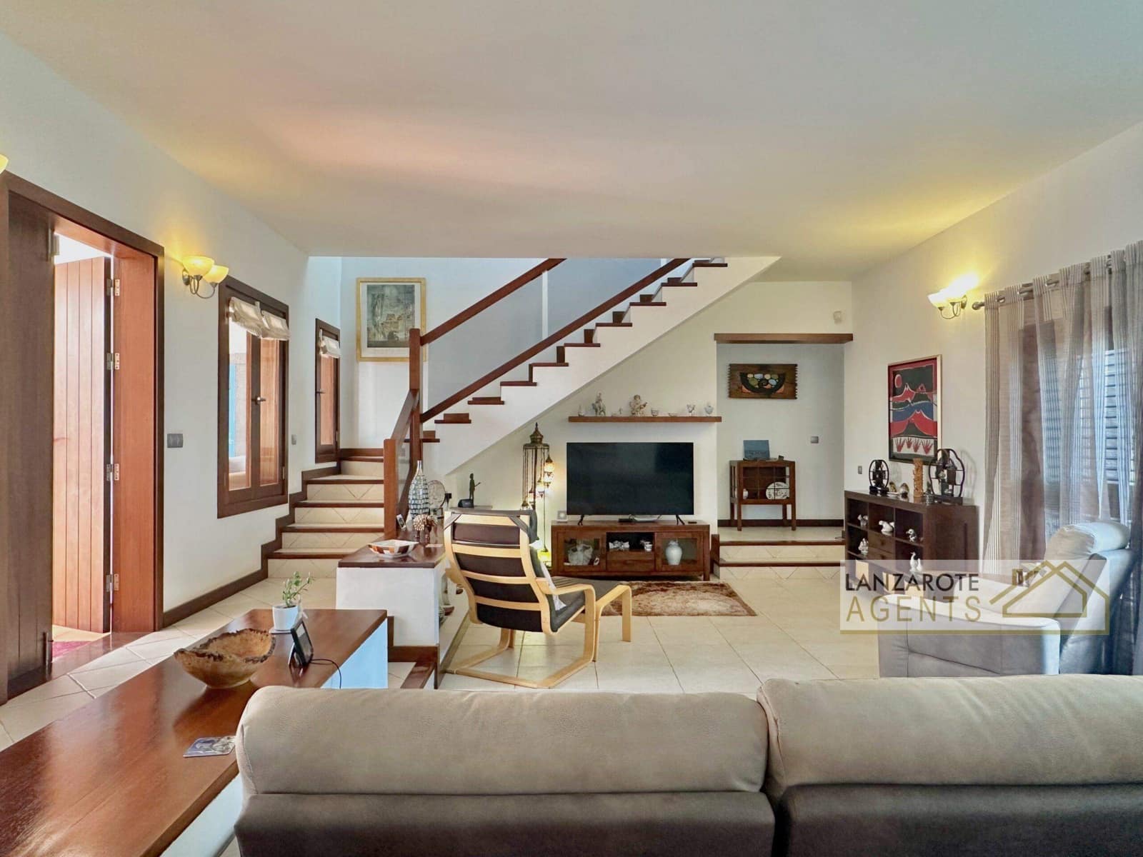 5 soveværelse Villa til salg i Las Brenas med swimmingpool - € 849.000 (Ref: 9343966)