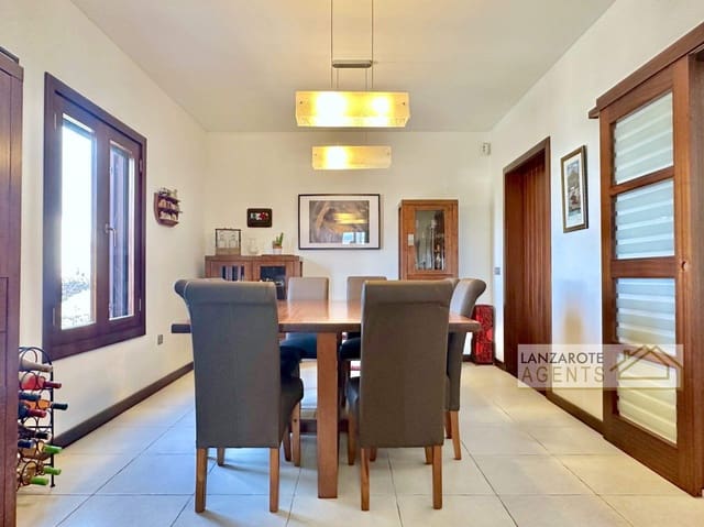 5 soveværelse Villa til salg i Las Brenas, Yaiza med swimmingpool - € 849.000 (Ref: 9343966)