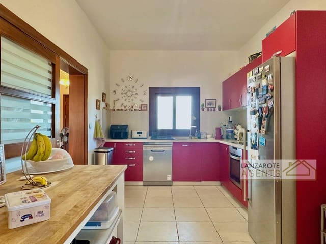 5 soveværelse Villa til salg i Las Brenas, Yaiza med swimmingpool - € 849.000 (Ref: 9343966)