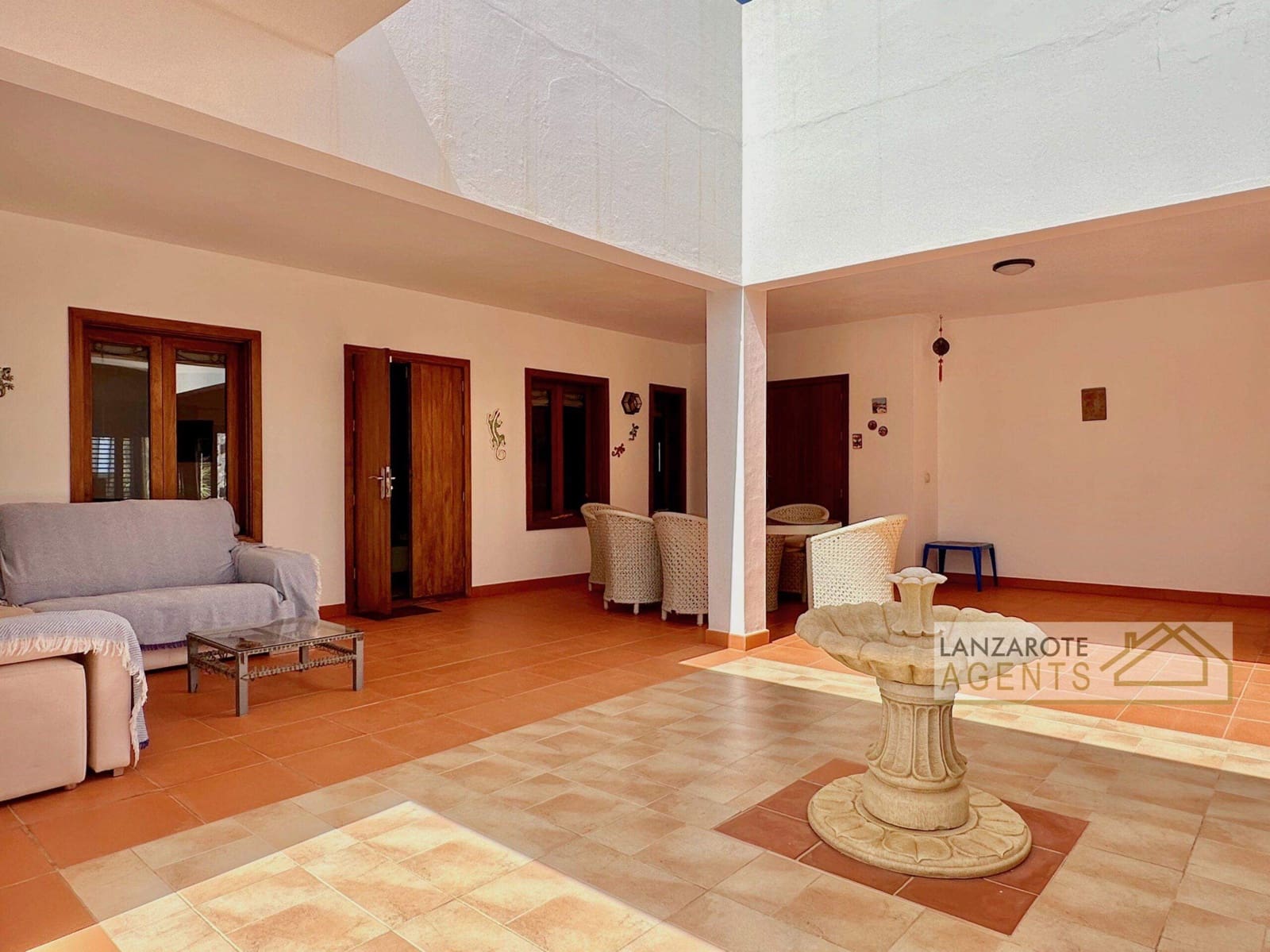 5 soveværelse Villa til salg i Las Brenas med swimmingpool - € 849.000 (Ref: 9343966)