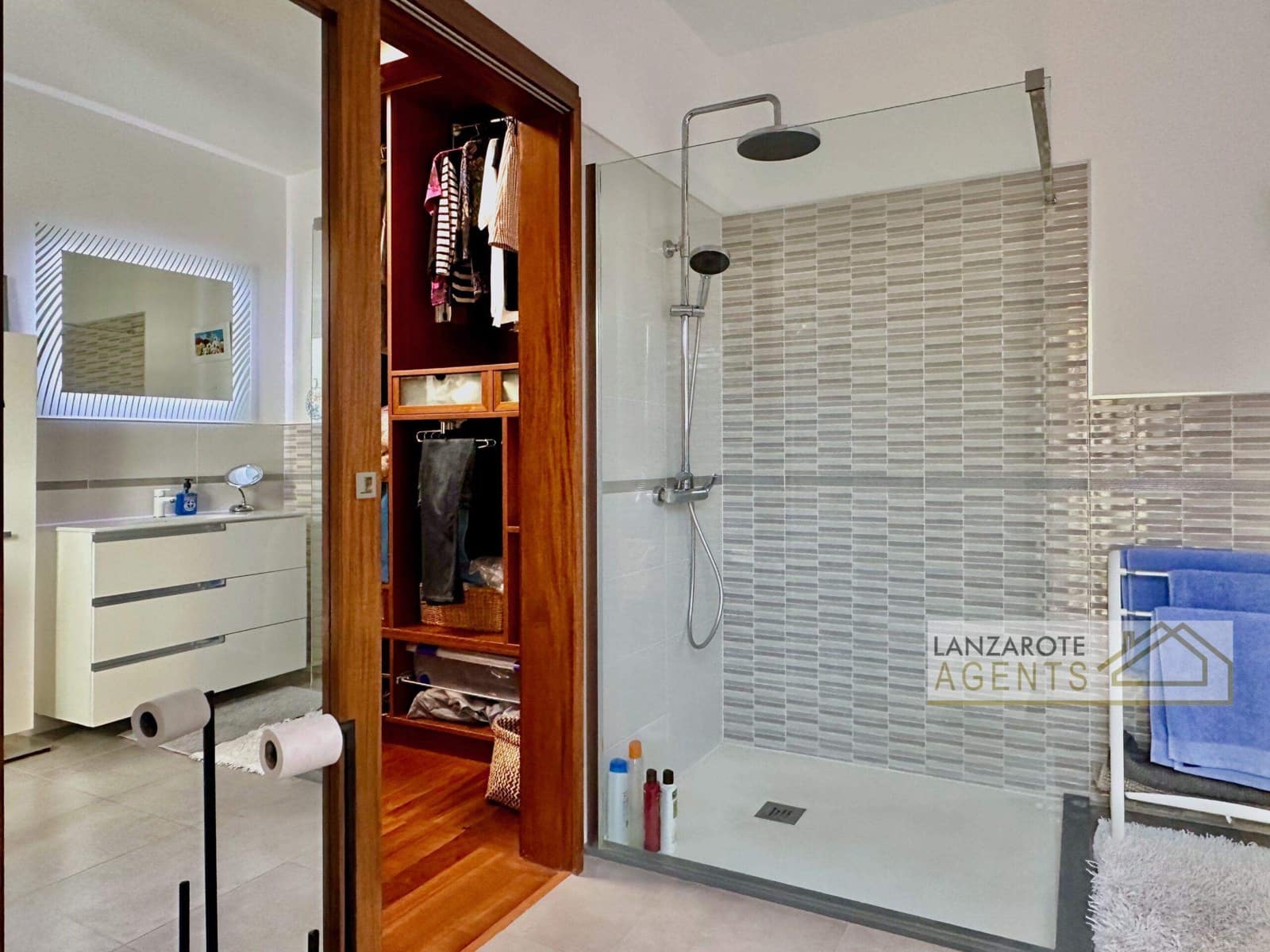 5 soveværelse Villa til salg i Las Brenas med swimmingpool - € 849.000 (Ref: 9343966)