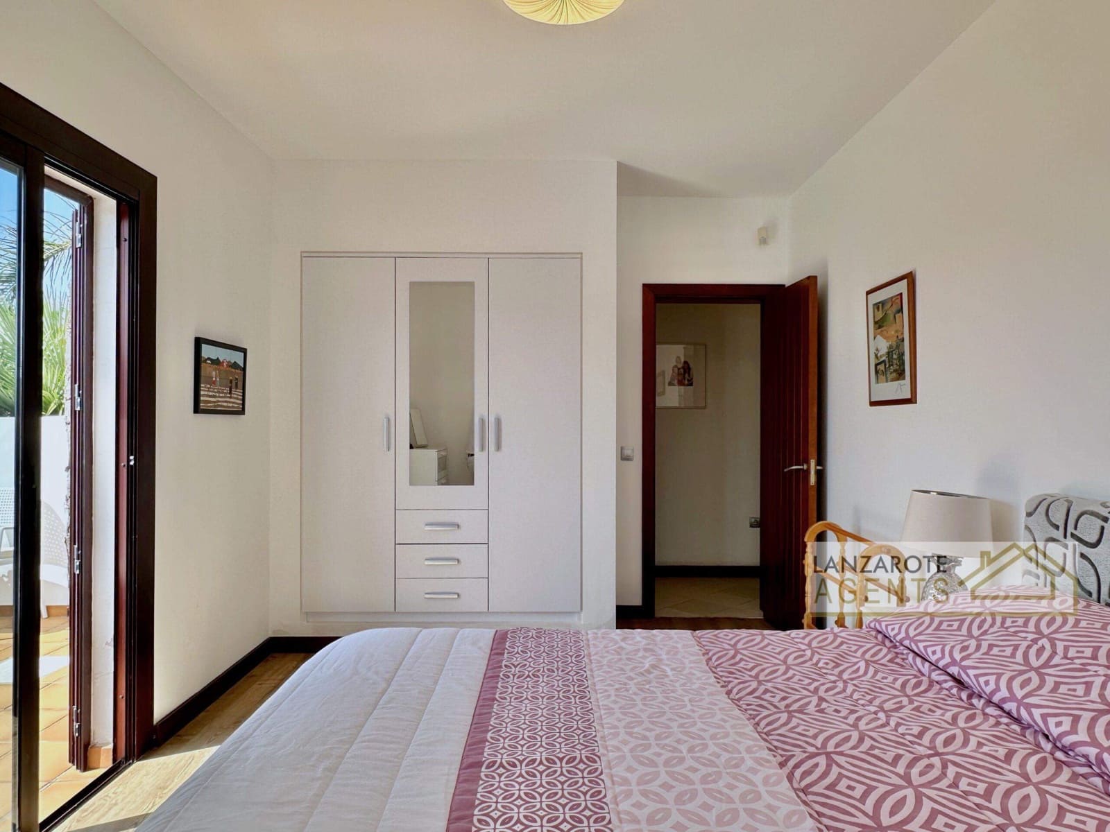 5 soveværelse Villa til salg i Las Brenas med swimmingpool - € 849.000 (Ref: 9343966)