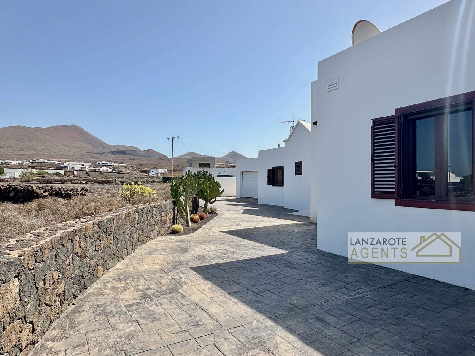 5 soveværelse Villa til salg i Las Brenas med swimmingpool - € 849.000 (Ref: 9343966)