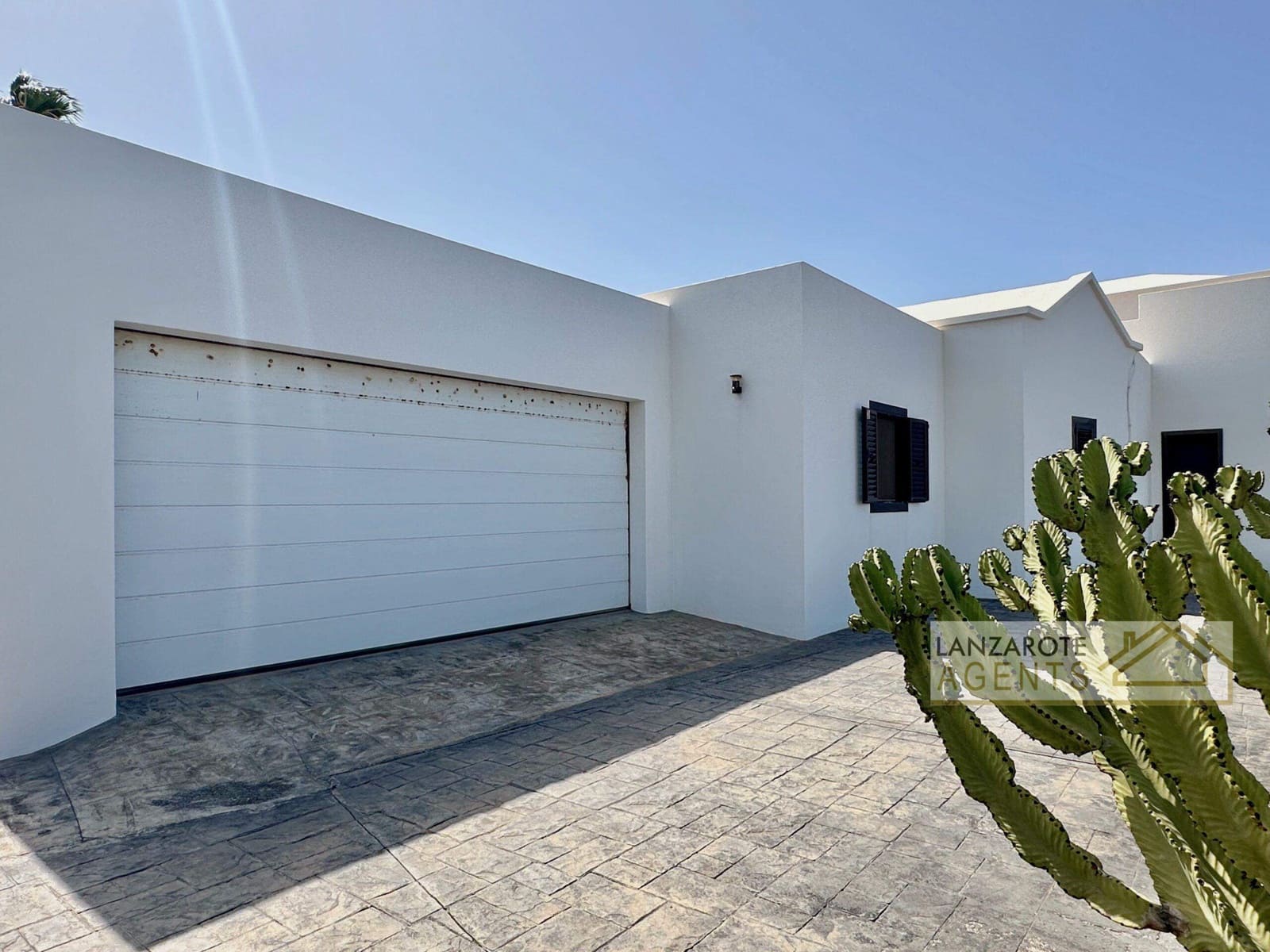 5 soveværelse Villa til salg i Las Brenas med swimmingpool - € 849.000 (Ref: 9343966)