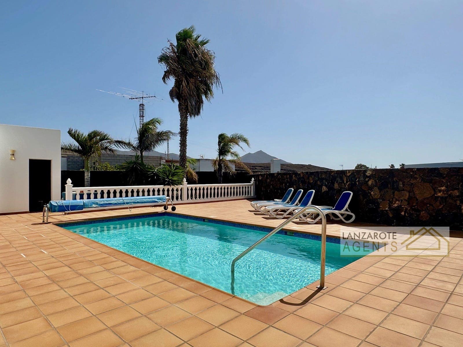 5 soveværelse Villa til salg i Las Brenas med swimmingpool - € 849.000 (Ref: 9343966)