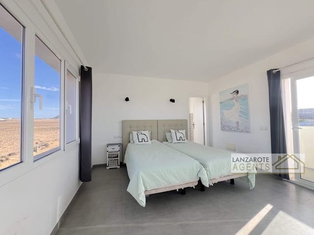 5 camera da letto Finca/Casa di Campagna in vendita in El Cuchillo, Tinajo con piscina - 599.000 € (Rif: 9352833)