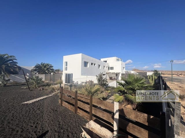 5 camera da letto Finca/Casa di Campagna in vendita in El Cuchillo, Tinajo con piscina - 599.000 € (Rif: 9352833)