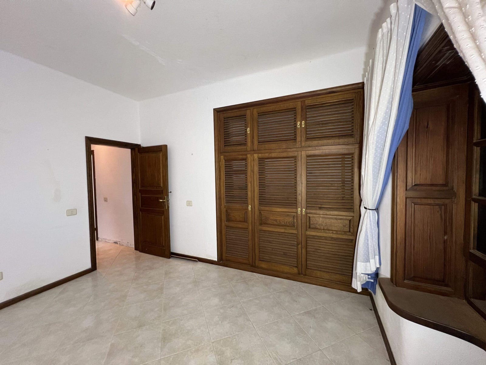 5 soveværelse Villa til salg i Las Brenas med swimmingpool garage - € 950.000 (Ref: 9354236)