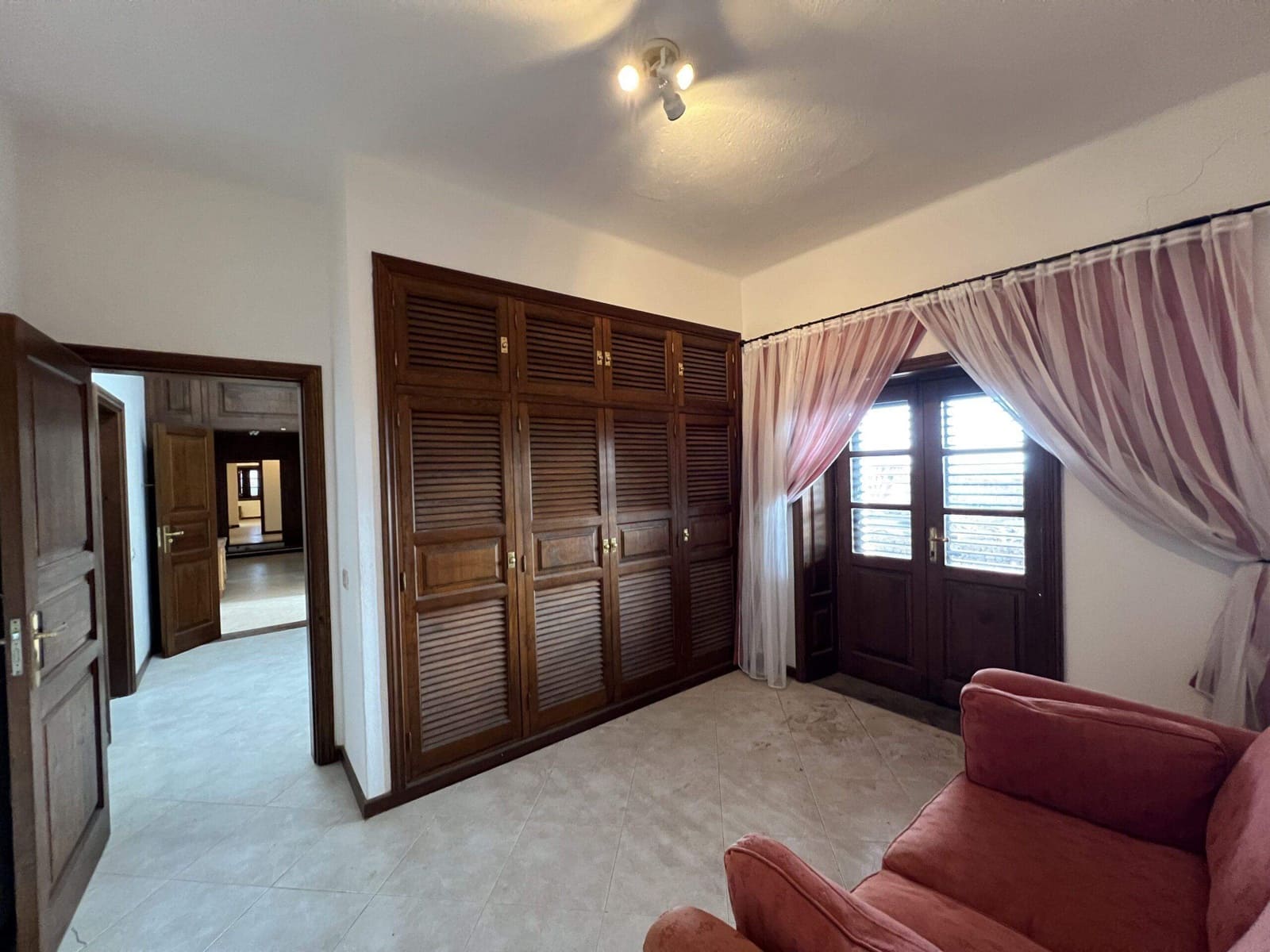 5 soveværelse Villa til salg i Las Brenas med swimmingpool garage - € 950.000 (Ref: 9354236)