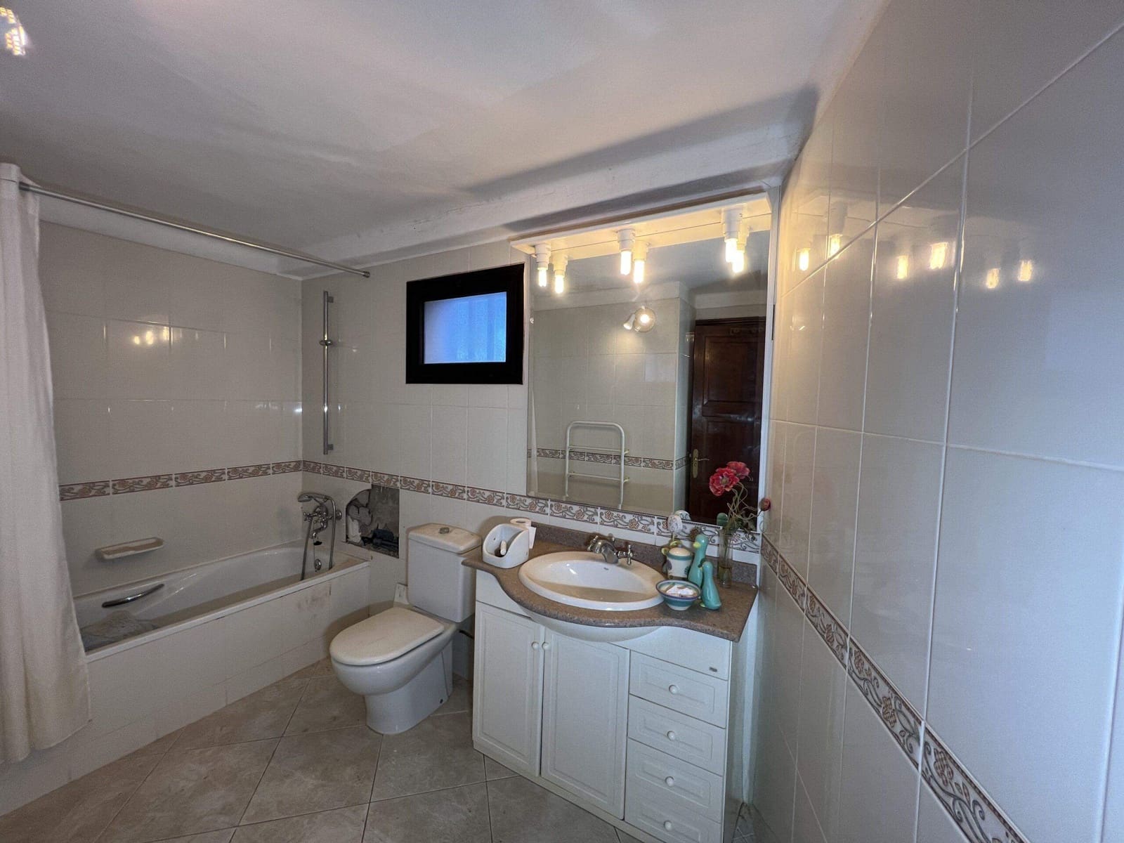 5 soveværelse Villa til salg i Las Brenas med swimmingpool garage - € 950.000 (Ref: 9354236)