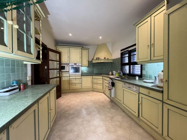 5 soveværelse Villa til salg i Las Brenas, Yaiza med swimmingpool garage - € 950.000 (Ref: 9354236)