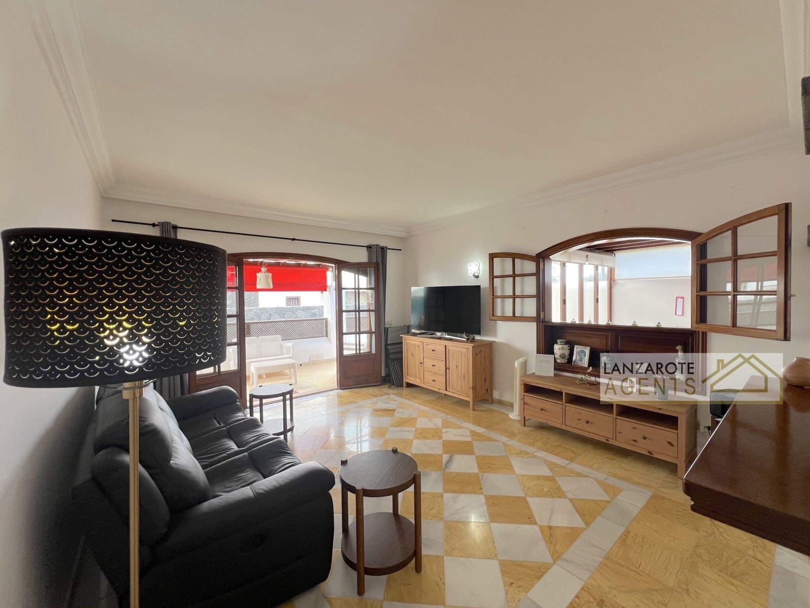 2 soveværelse Villa til salg i Playa Blanca med swimmingpool - € 380.000 (Ref: 9374068)