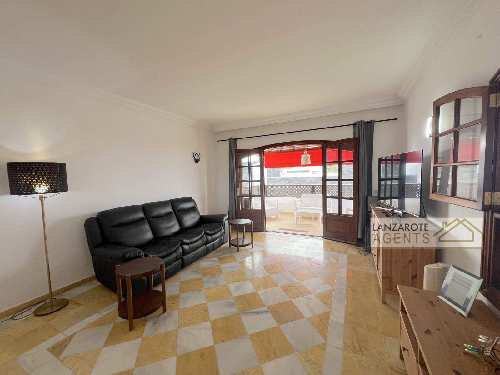 2 soveværelse Villa til salg i Playa Blanca med swimmingpool - € 380.000 (Ref: 9374068)