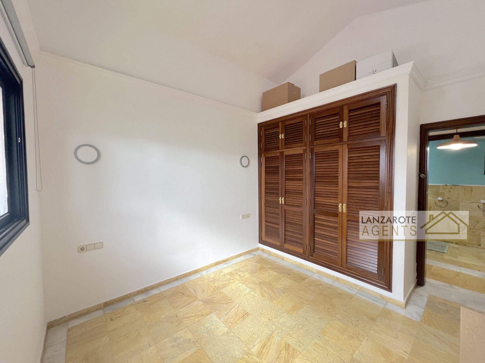 2 soveværelse Villa til salg i Playa Blanca med swimmingpool - € 380.000 (Ref: 9374068)