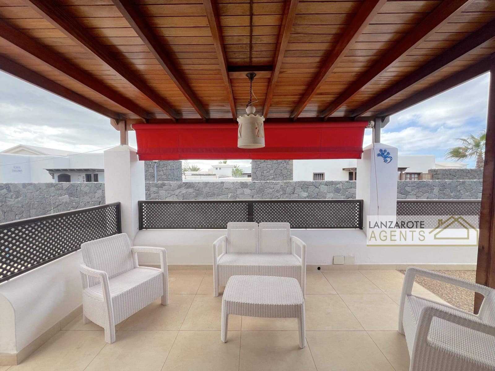 2 soveværelse Villa til salg i Playa Blanca med swimmingpool - € 380.000 (Ref: 9374068)