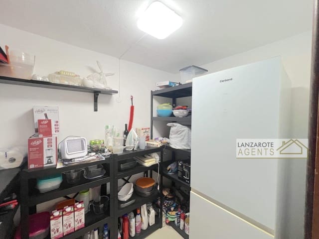 2 soveværelse Villa til salg i Playa Blanca, Yaiza med swimmingpool - € 380.000 (Ref: 9374068)