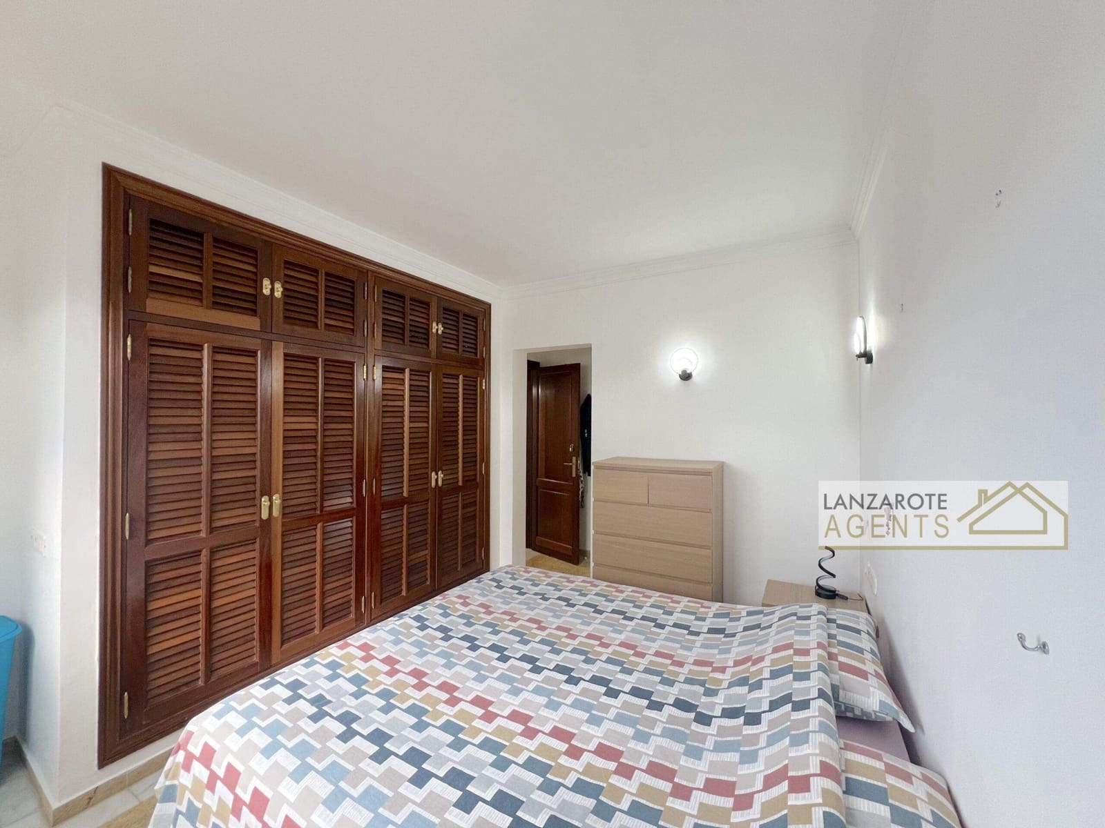 2 soveværelse Villa til salg i Playa Blanca med swimmingpool - € 380.000 (Ref: 9374068)