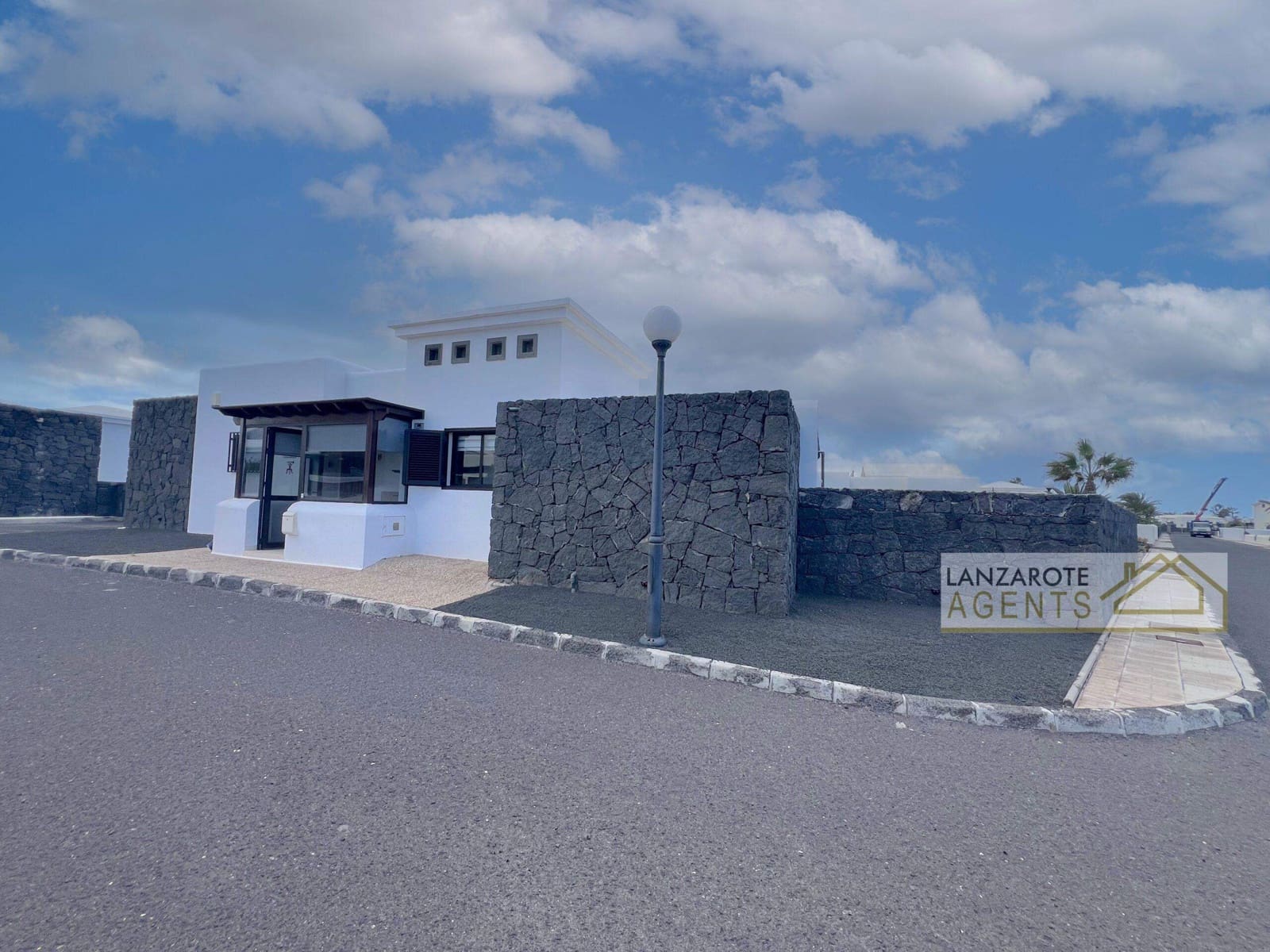 2 soveværelse Villa til salg i Playa Blanca med swimmingpool - € 380.000 (Ref: 9374068)