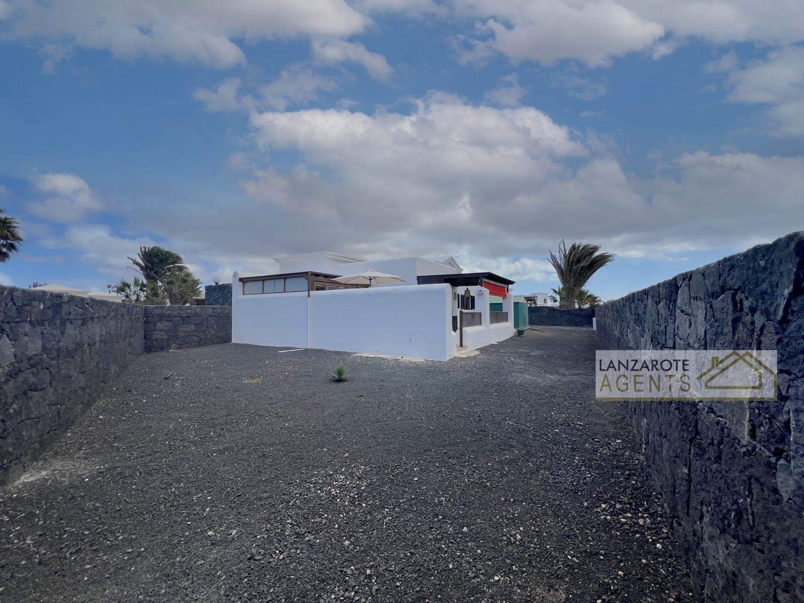 2 soveværelse Villa til salg i Playa Blanca med swimmingpool - € 380.000 (Ref: 9374068)