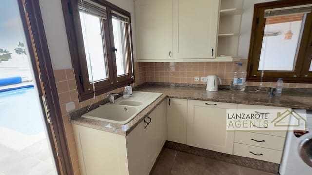 3 soveværelse Villa til salg i Playa Blanca, Yaiza - € 420.000 (Ref: 9432589)