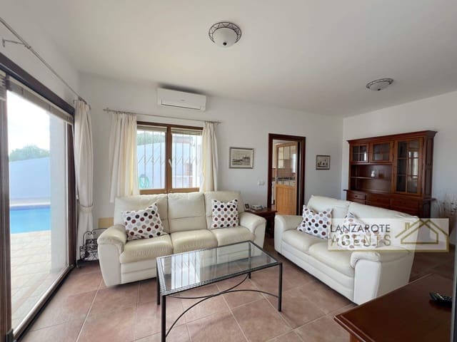 3 soveværelse Villa til salg i Playa Blanca, Yaiza - € 420.000 (Ref: 9432589)