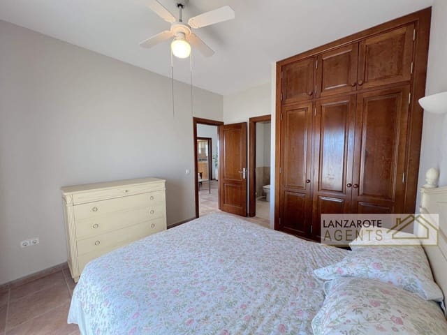 3 soveværelse Villa til salg i Playa Blanca, Yaiza - € 420.000 (Ref: 9432589)