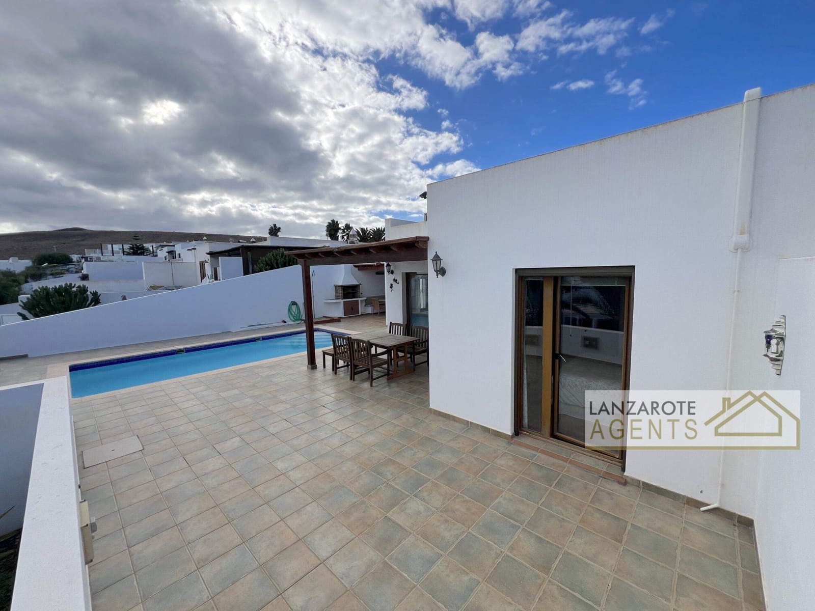 3 soveværelse Villa til salg i Playa Blanca - € 420.000 (Ref: 9432589)