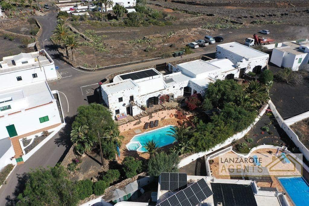 5 slaapkamer Villa te koop in Teguise - € 895.000 (Ref: 9451407)