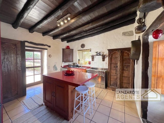 5 sypialnia Willa na sprzedaż w Teguise - 895 000 € (Ref: 9451407)