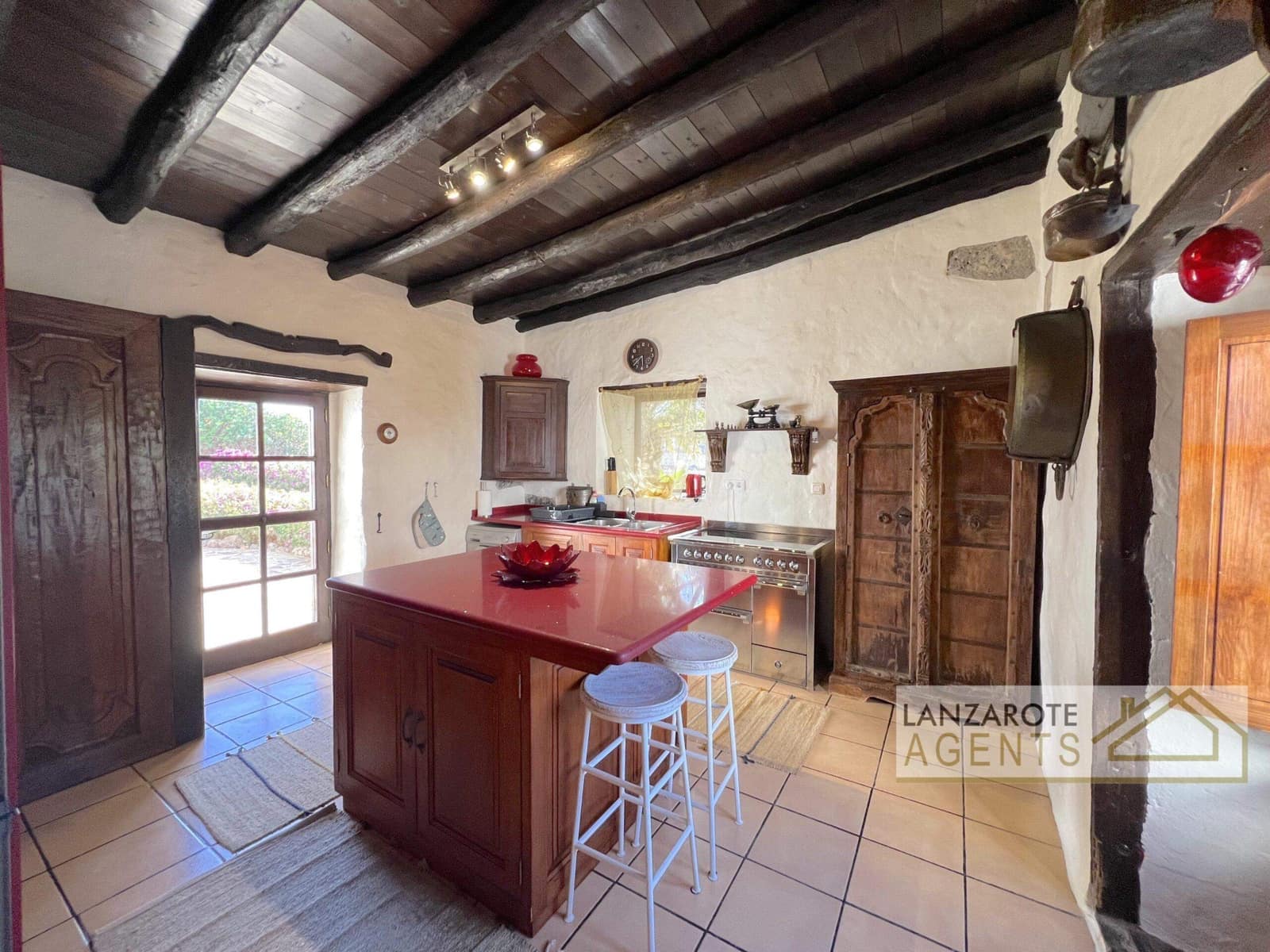 5 slaapkamer Villa te koop in Teguise met zwembad - € 895.000 (Ref: 9451407)